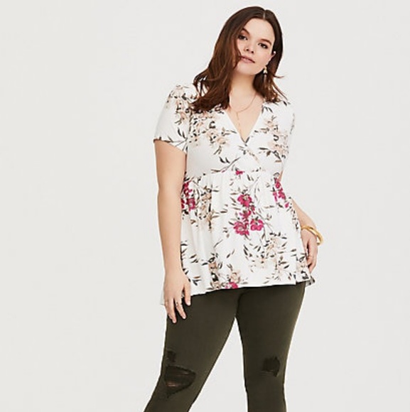 Super Soft White Floral Babydoll - Picture 2 of 3